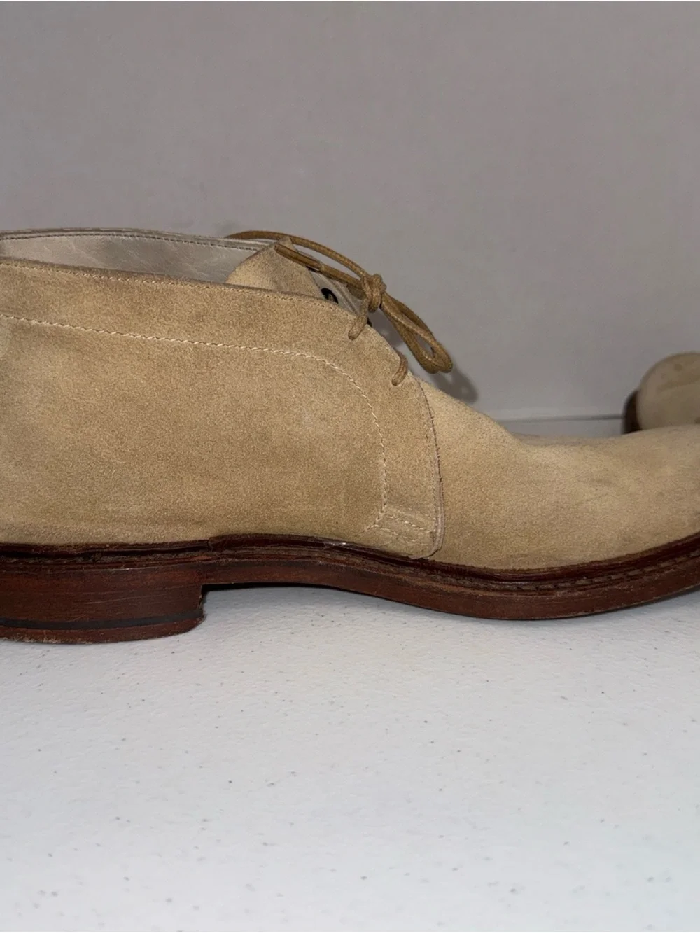 Allen Edmonds Men's 7M Suede Chukka Boots in Beige